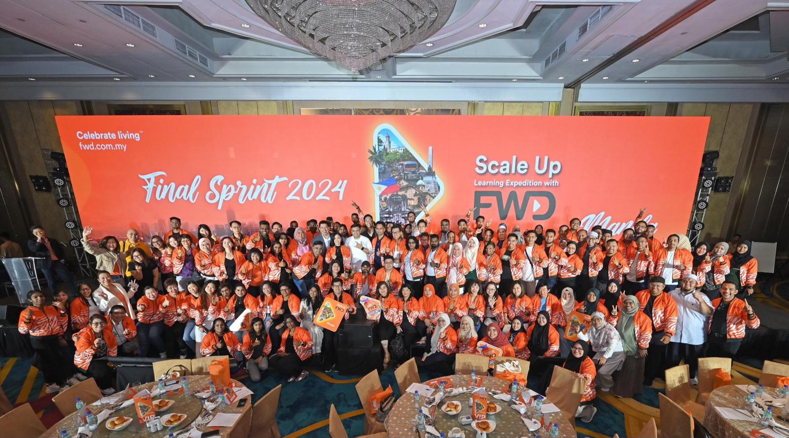 Dr. Sanjay Tolani with a professional advisor audience at FWD Final Sprint 2024